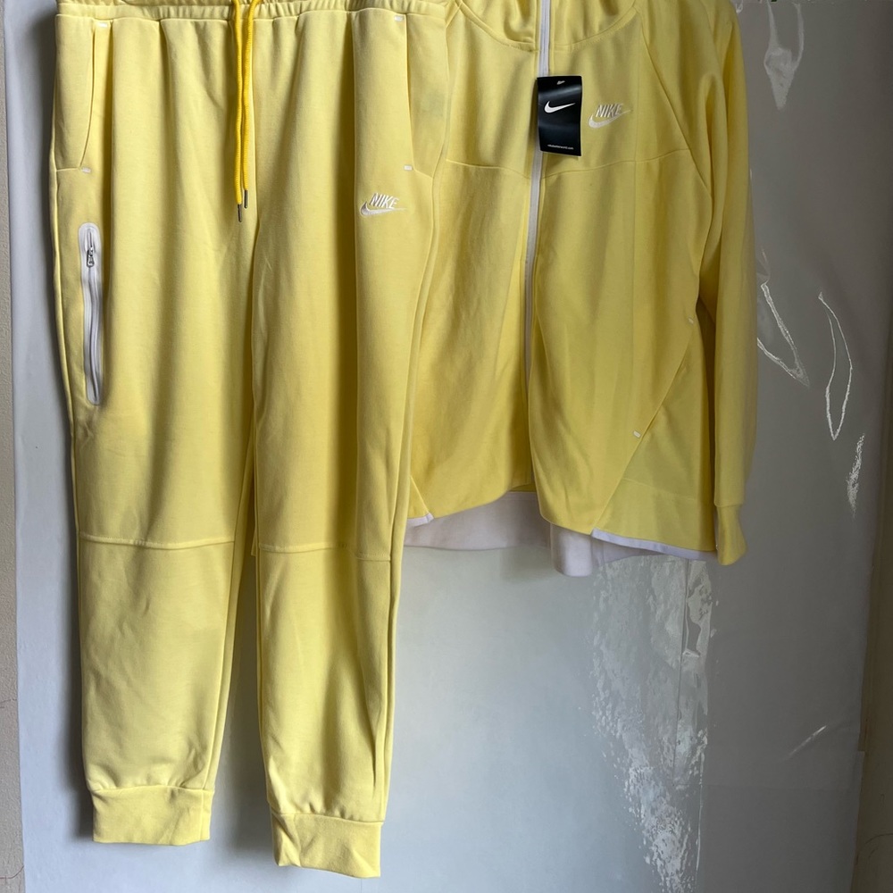 Nike Yellow Women's Pants & Jumpsuit Trousers
